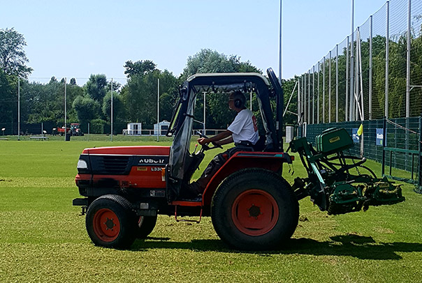 Entretien des terrains du Stadium MEL